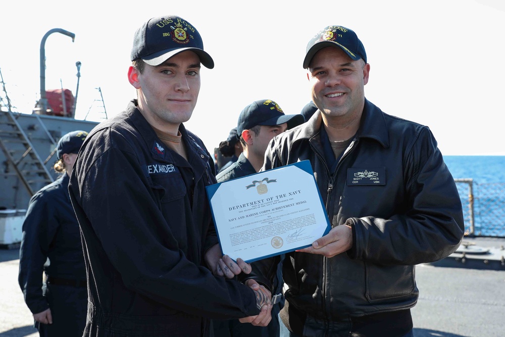 USS Ross Sailors receive awards