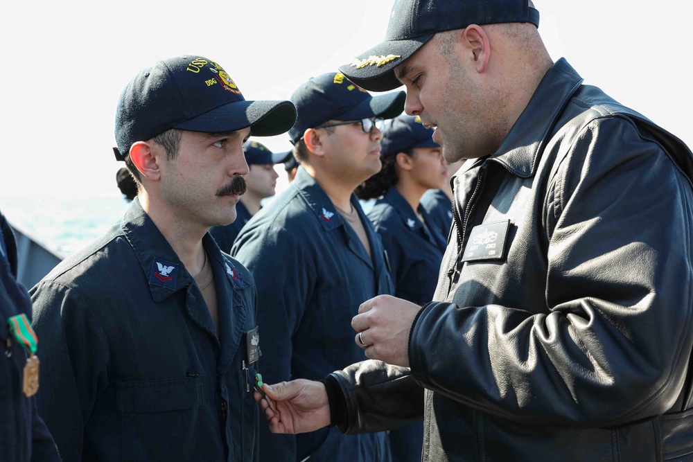 USS Ross Sailors receive awards