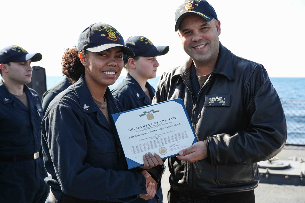 USS Ross Sailors receive awards