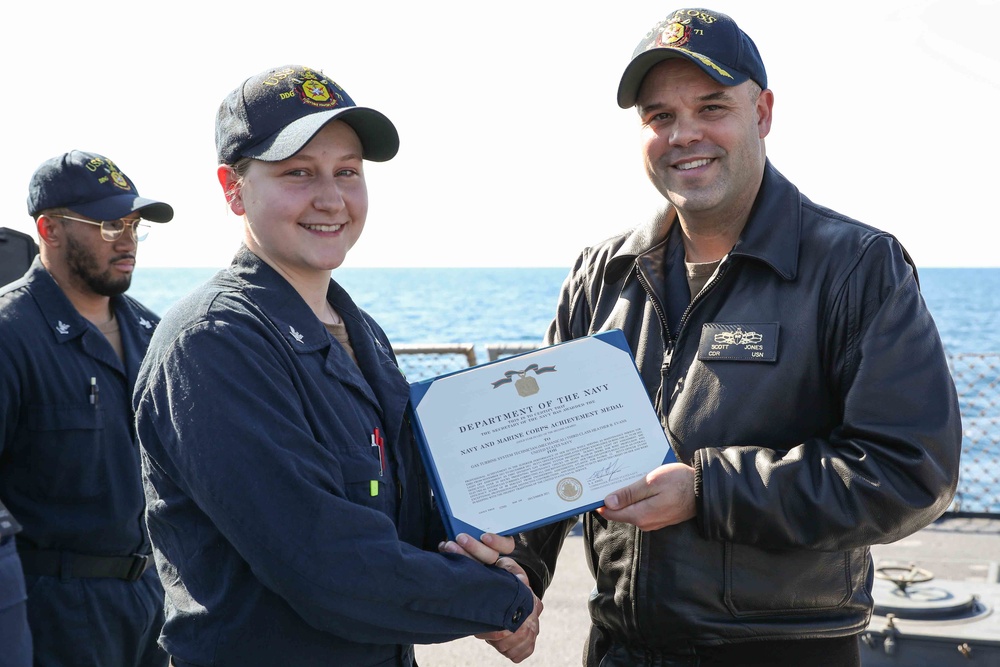 USS Ross Sailors receive awards