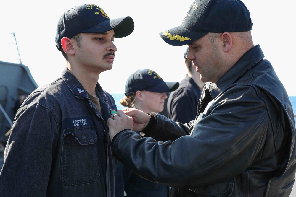 USS Ross Sailors receive awards