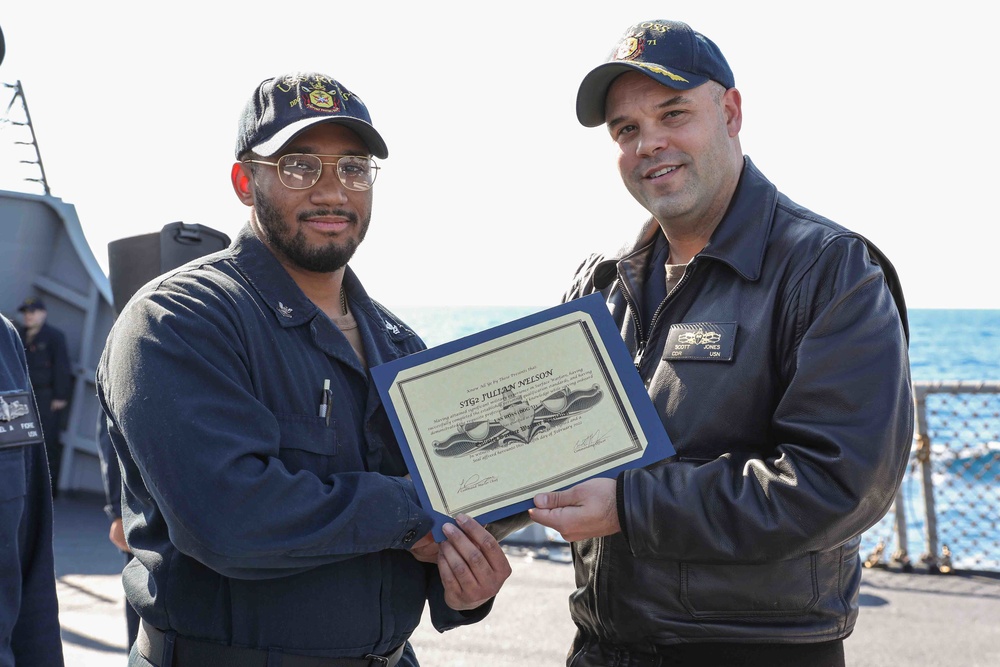 USS Ross Sailors receive awards