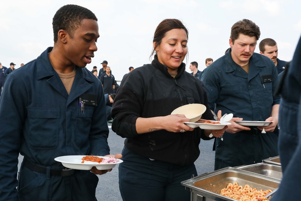 USS Ross holds &quot;steel beach&quot; picnic