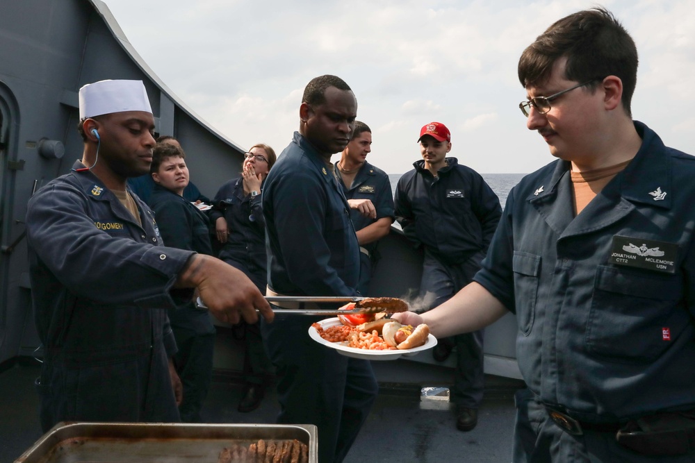 USS Ross holds &quot;steel beach&quot; picnic
