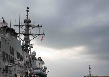 USS Ross leaves port in Rota, Spain