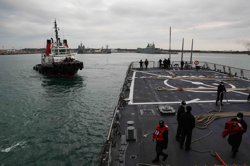 USS Ross leaves port in Rota, Spain