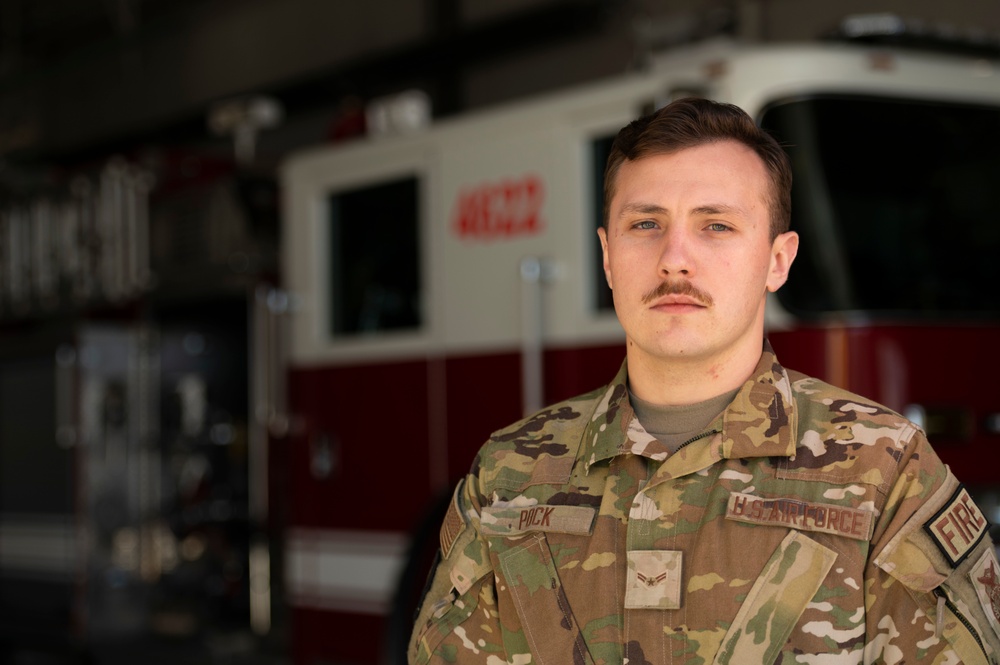 Scott AFB firefighters receive heroism award