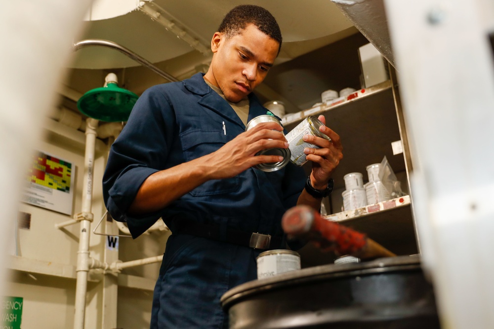 Abraham Lincoln Sailors conduct maintenance
