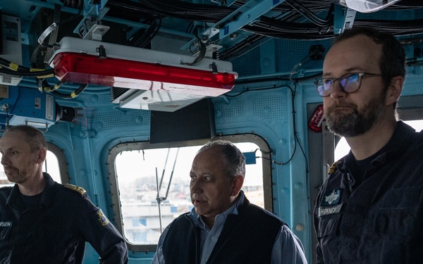 SECNAV visits Norway