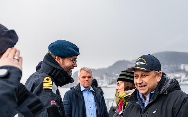 SECNAV visits Norway