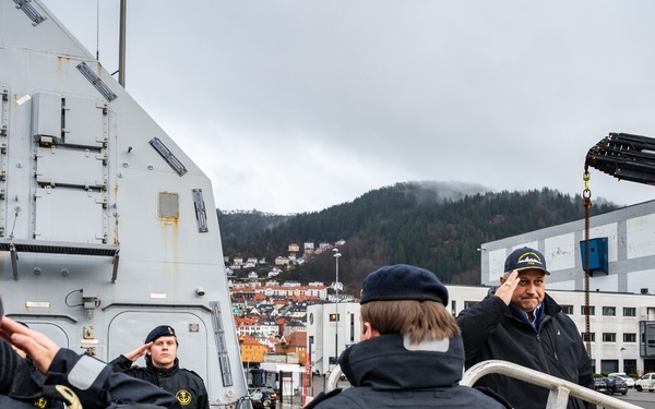 SECNAV visits Norway