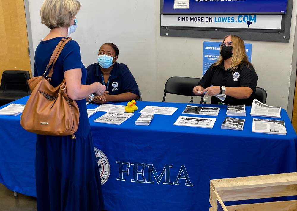 FEMA Offers Mitigation Info at Lowes