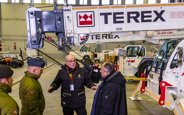 SECNAV visits Norway