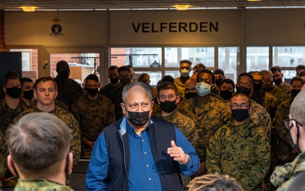SECNAV visits Norway