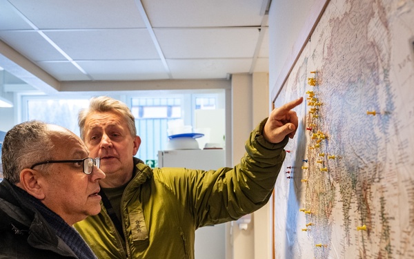 SECNAV visits Norway
