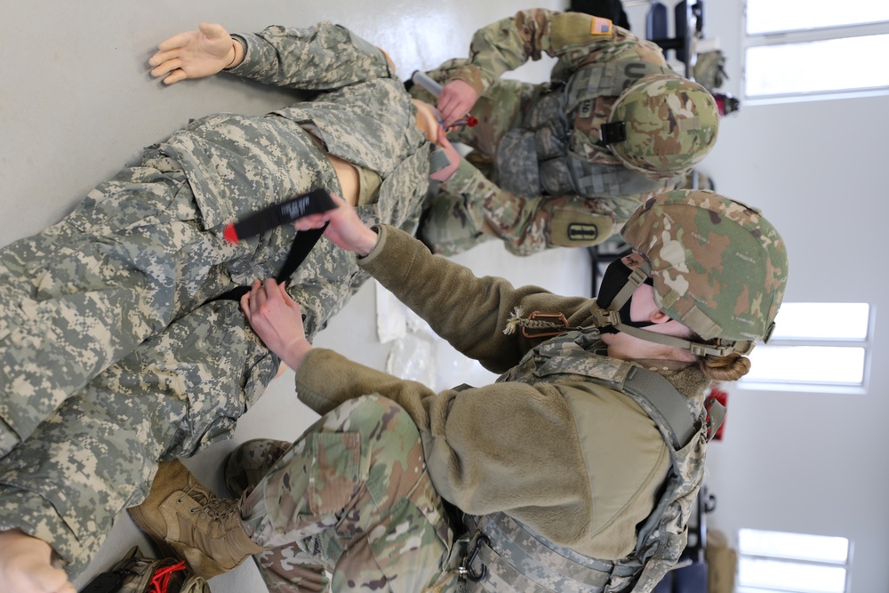 Michigan National Guard Soldiers perform TC 8-800 MEDIC certification