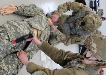 Michigan National Guard Soldiers perform TC 8-800 MEDIC certification