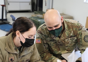 Michigan National Guard Soldiers perform TC 8-800 MEDIC certification