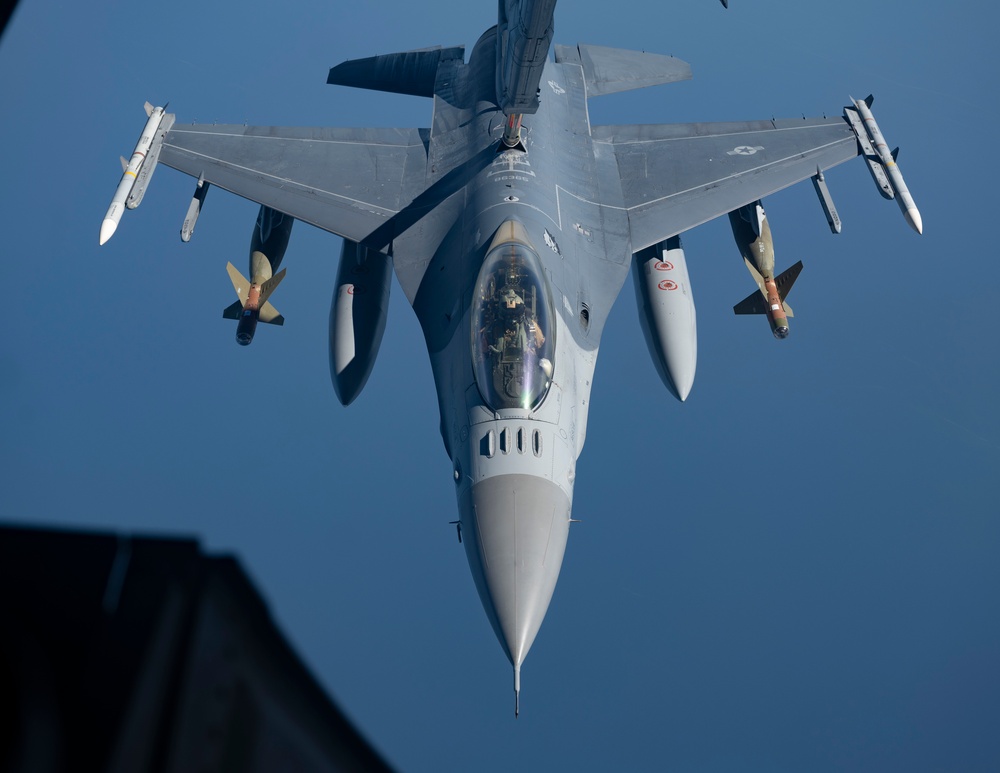 908th EARS KC-10 Extender supports US Navy exercise