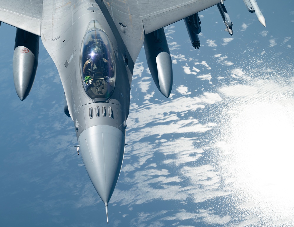 908th EARS KC-10 Extender supports US Navy exercise