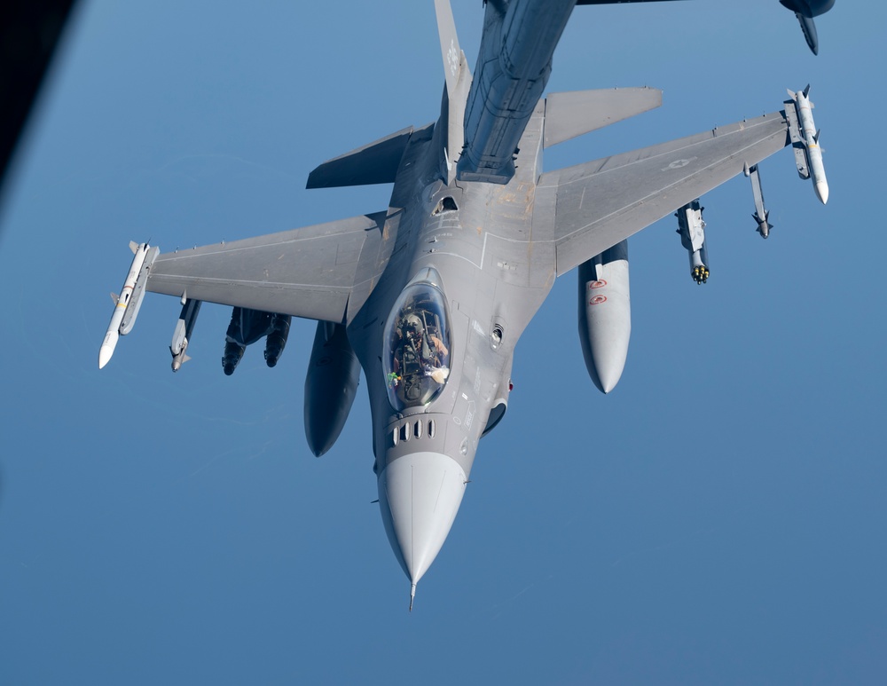 908th EARS KC-10 Extender supports US Navy exercise
