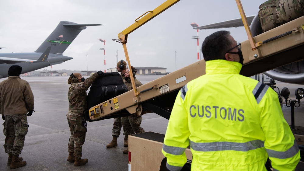 Airmen from Hill AFB arrive to Spangdahlem AB