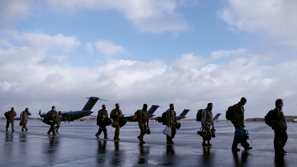 Airmen from Hill AFB arrive to Spangdahlem AB