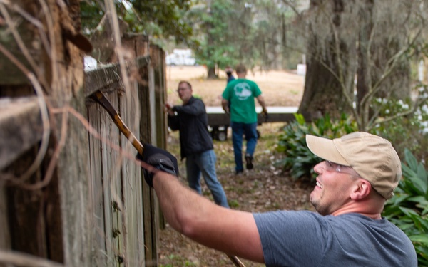 Sailors Volunteer at Ronald McDonald House During Mobile Navy Week