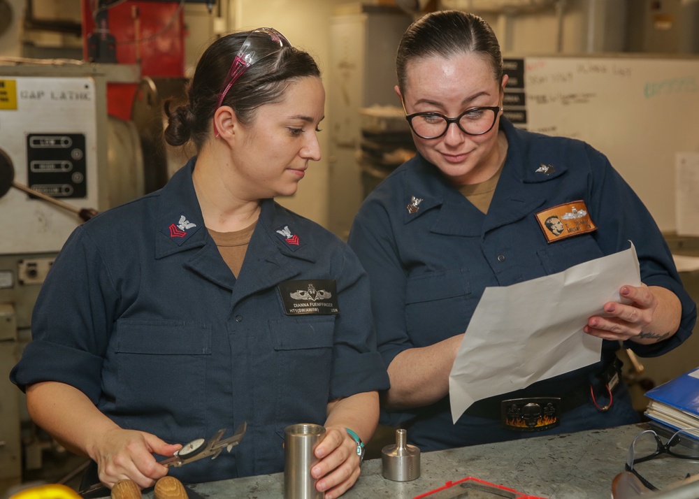 Abraham Lincoln Sailors conduct maintenance