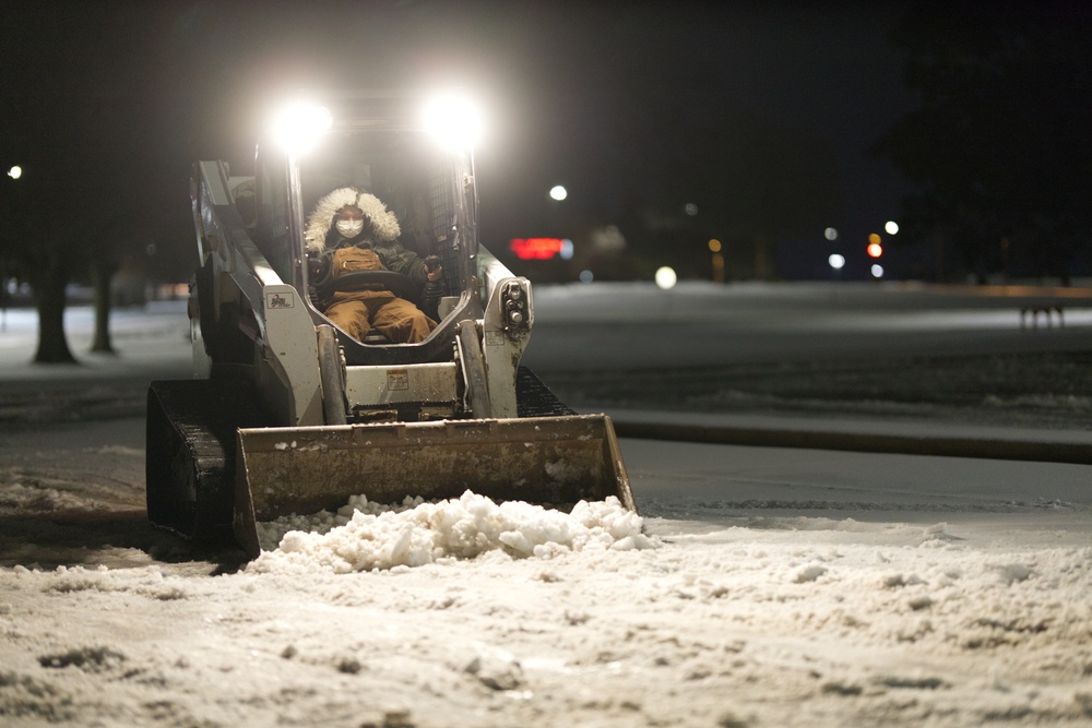 19th CES keeps LRAFB operational during winter storm