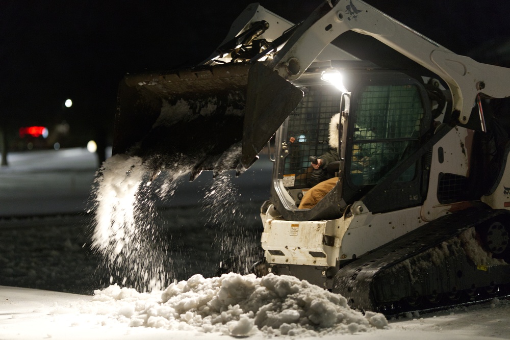 19th CES keeps LRAFB operational during winter storm
