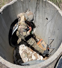 Airborne Explosive Ordnance Disposal Soldier wins 52nd EOD Group Best Warrior Competition [Image 2 of 4]