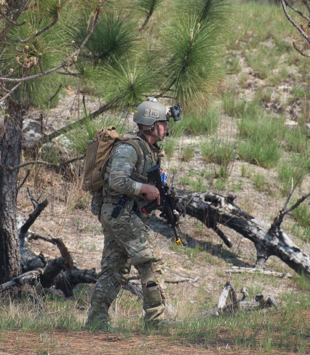 Airborne Explosive Ordnance Disposal Soldier wins 52nd EOD Group Best Warrior Competition