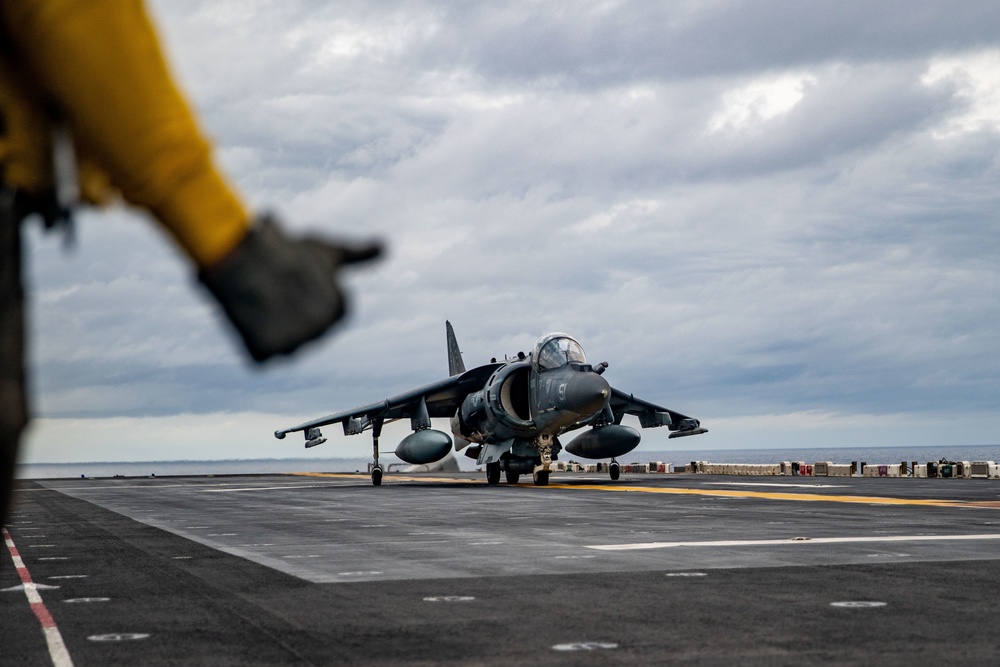 VMA-214, 11th MEU flight operations aboard USS Essex (LHD 2)
