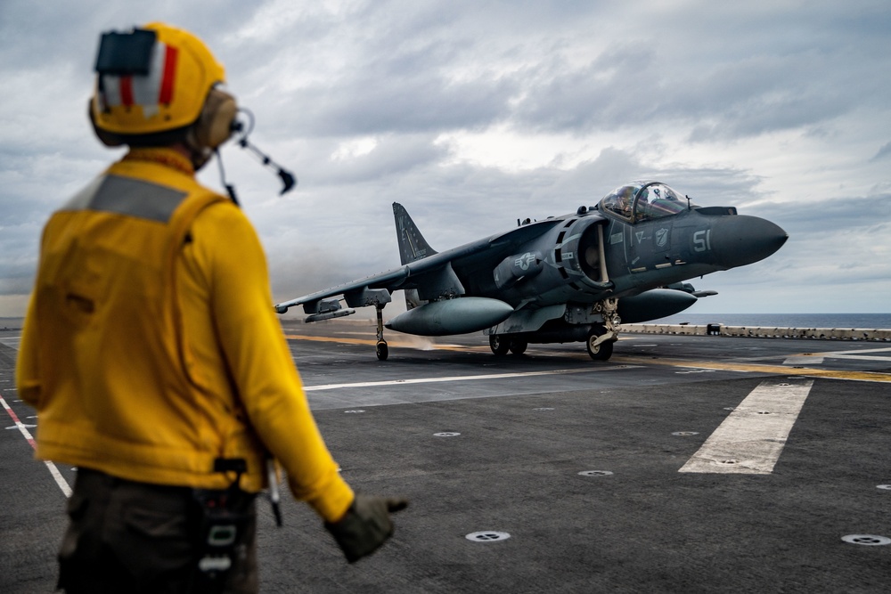 VMA-214, 11th MEU flight operations aboard USS Essex (LHD 2)