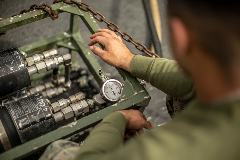 CLB-11, 11th MEU Marines conduct water purification with a LWPS aboard USS Essex (LHD 2)