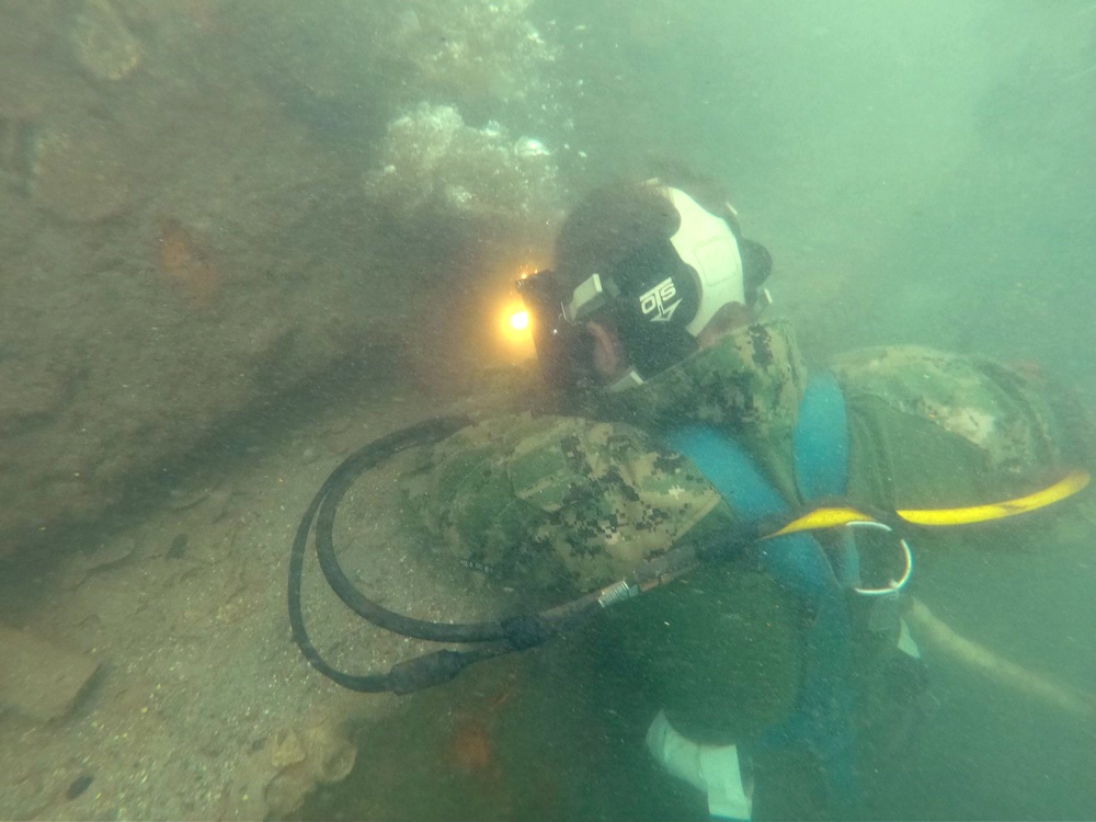 Mobile Diving and Salvage Unit One Exothermic Cutting