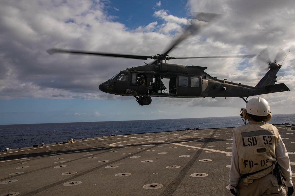 25th Combat Aviation Brigade, 25th Infantry Division Deck Landing Qualification