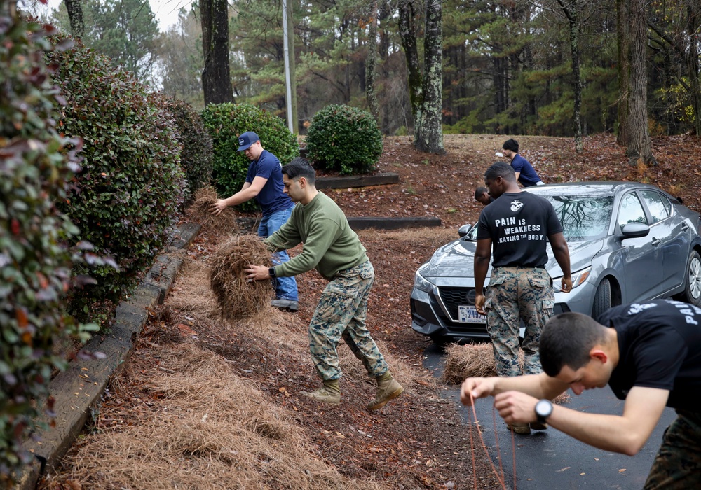 U.S. Marines and Poolees Volunteer at Local Animal Shelter