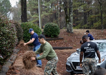 U.S. Marines and Poolees Volunteer at Local Animal Shelter