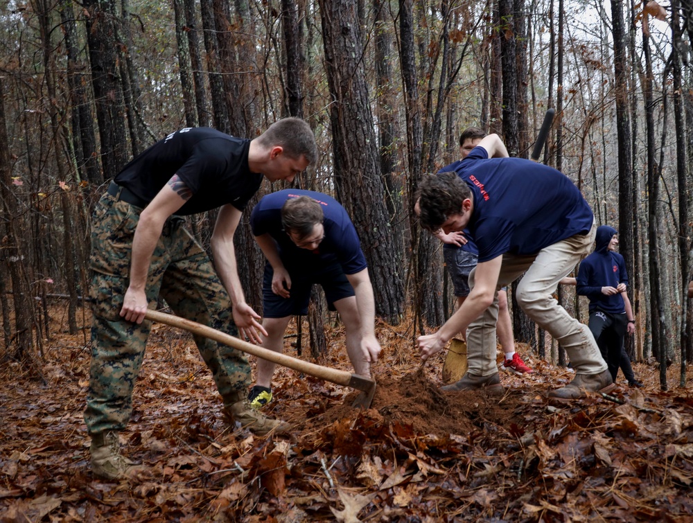 U.S. Marines and Poolees Volunteer at Local Animal Shelter