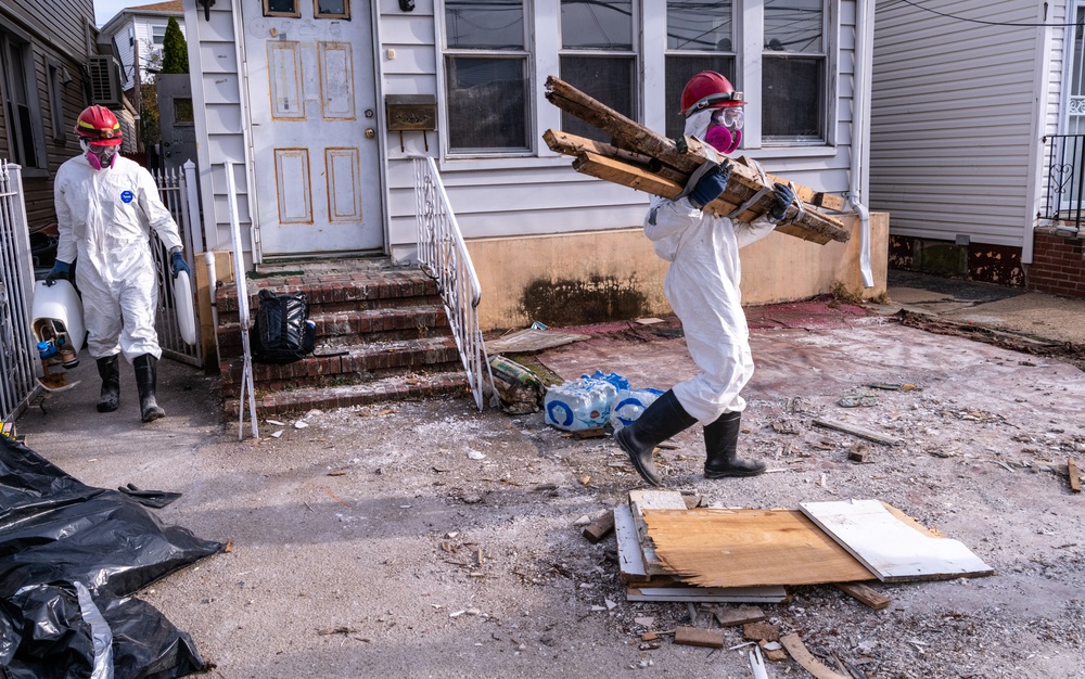 FEMA, AmeriCorps Help Residents Recover from Ida