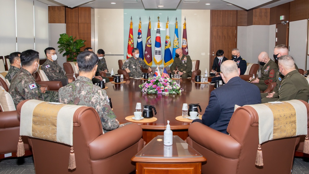 Gen. Berger, Sgt. Maj. Black visit the Republic of Korea