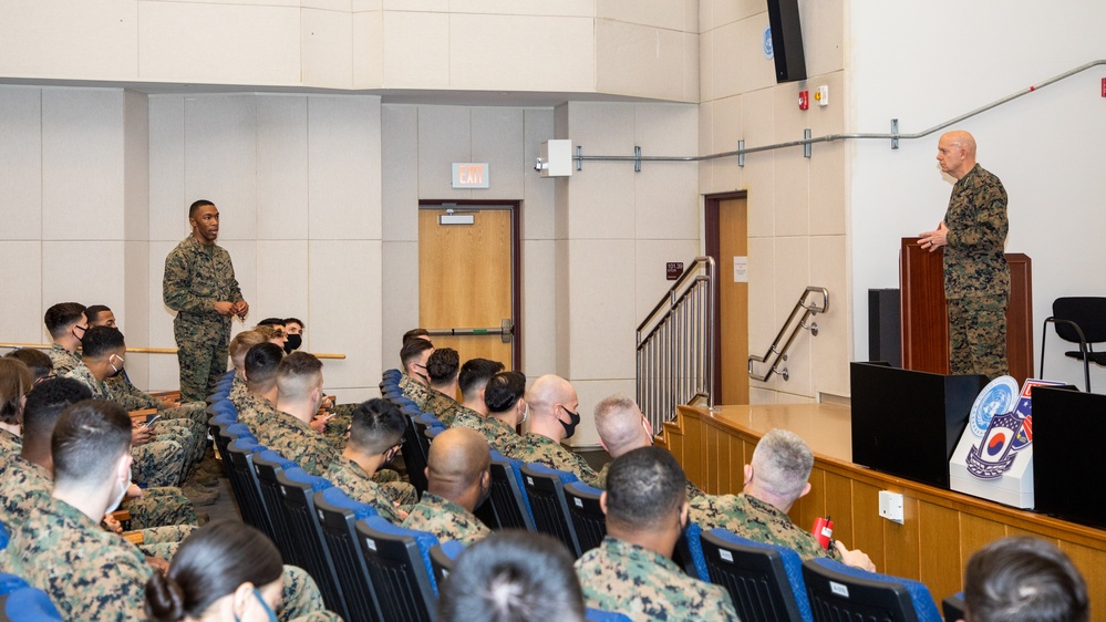 Gen. Berger, Sgt. Maj. Black visit the Republic of Korea