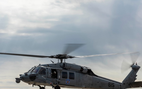 HSC-12 conducts SAAR swimmer training at CFAY helipad