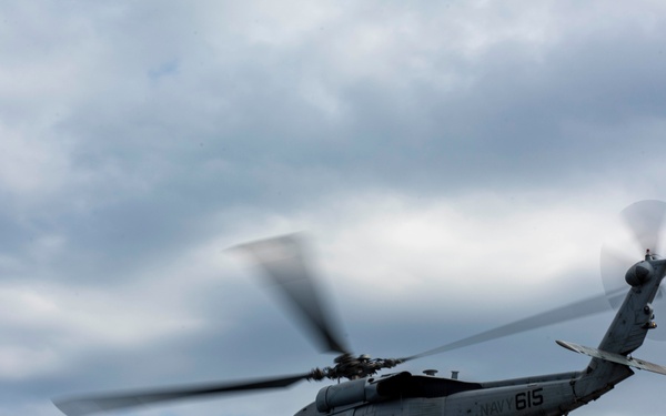 HSC-12 conducts SAAR swimmer training at CFAY helipad