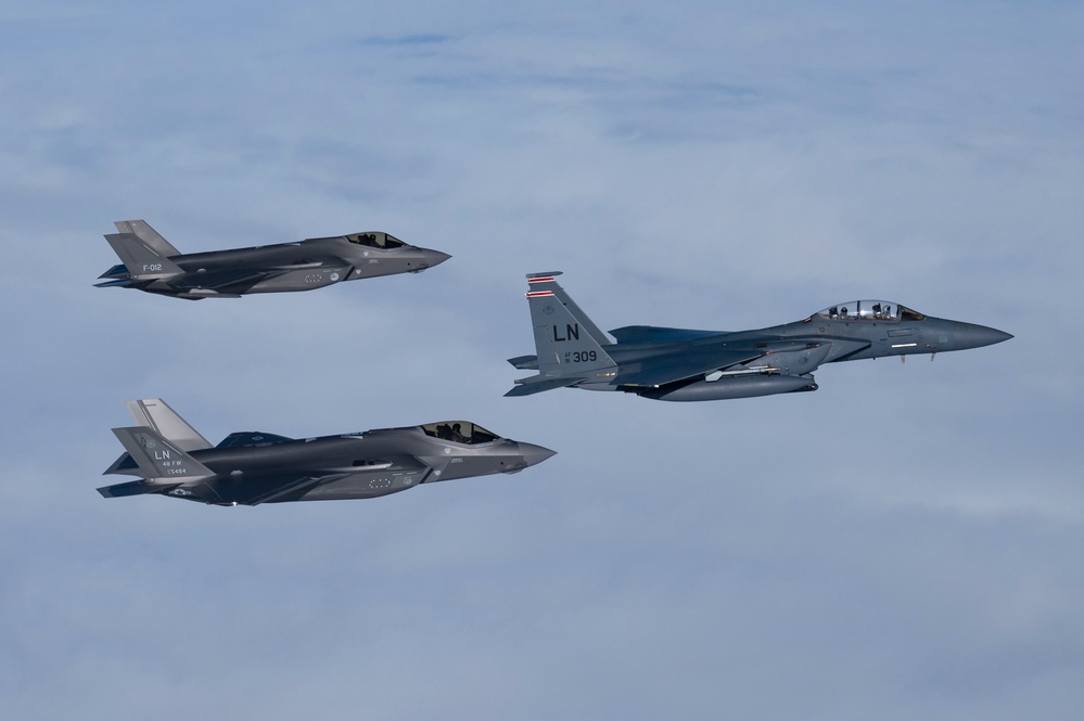 U.S.-Netherlands conducts air-to-air bilateral training exercise
