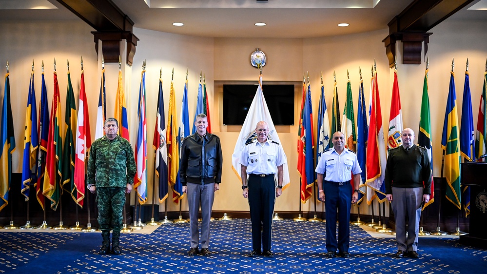 U.S. Army General Hokanson visits IADC