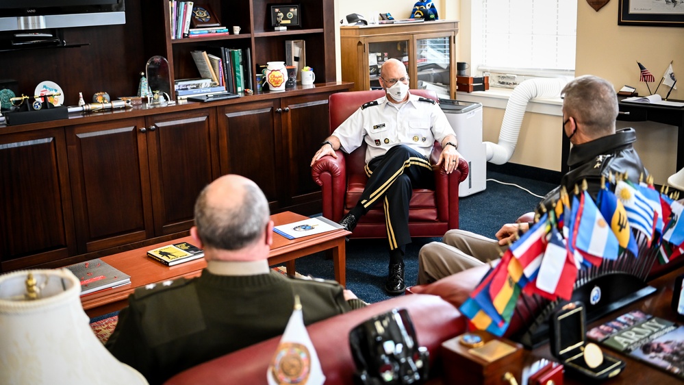 U.S. Army General Hokanson visits IADC