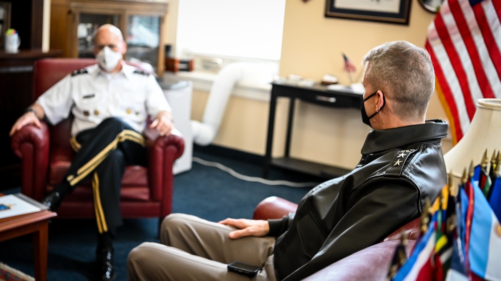 U.S. Army General Hokanson visits IADC